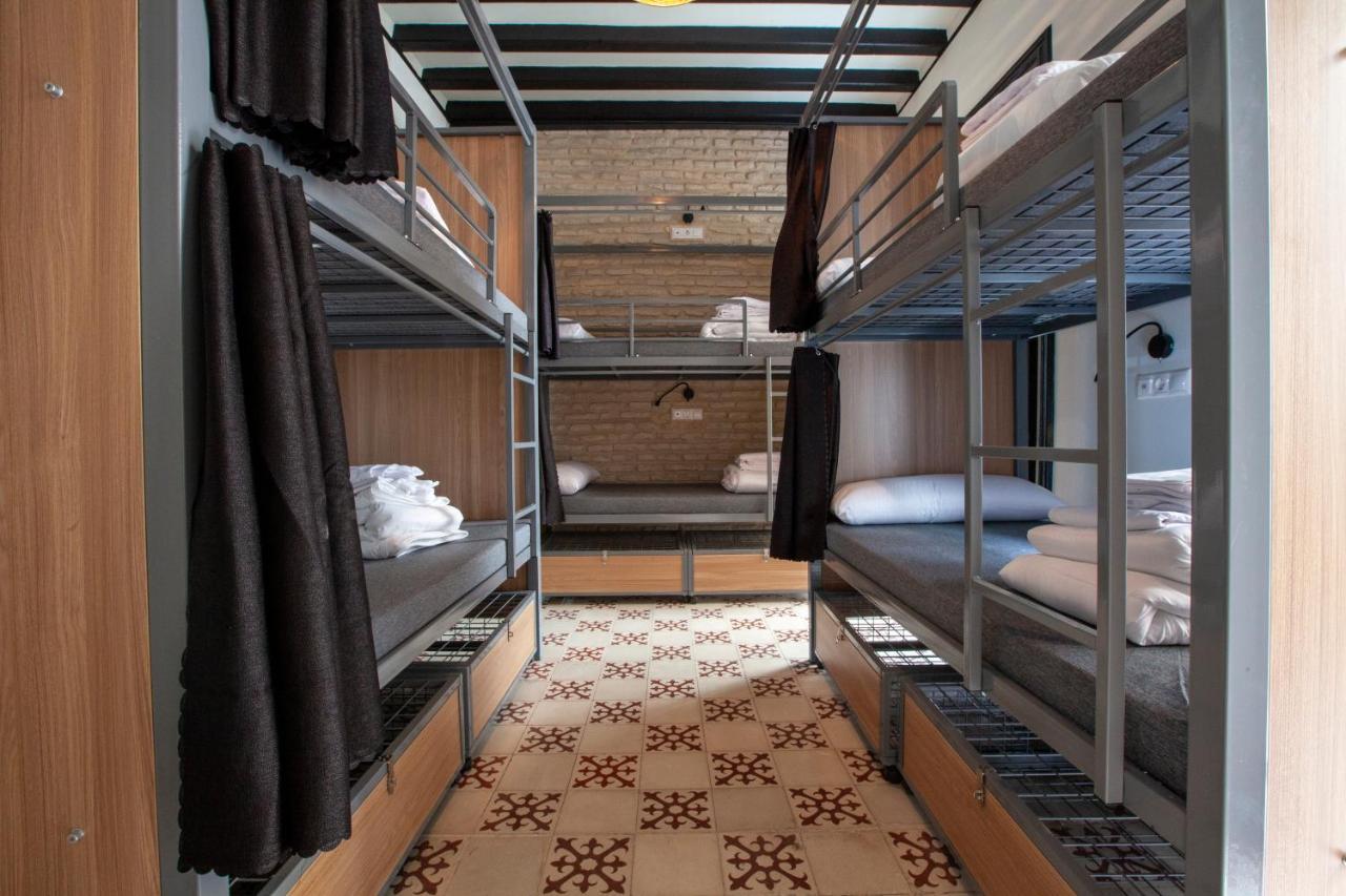 Hostel Ibarra By Bossh! Hotels セビリア エクステリア 写真